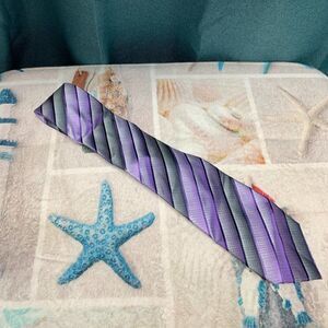 NWT Van Heusen 100% Silk Handmade Tie